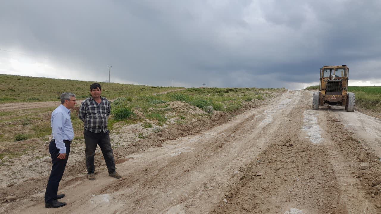 بازدید معاونت توسعه عمران و زیربنایی اداره کل امور عشایر استان از پروژه مرمت ایل‌راه‌های ییلاقات سهند