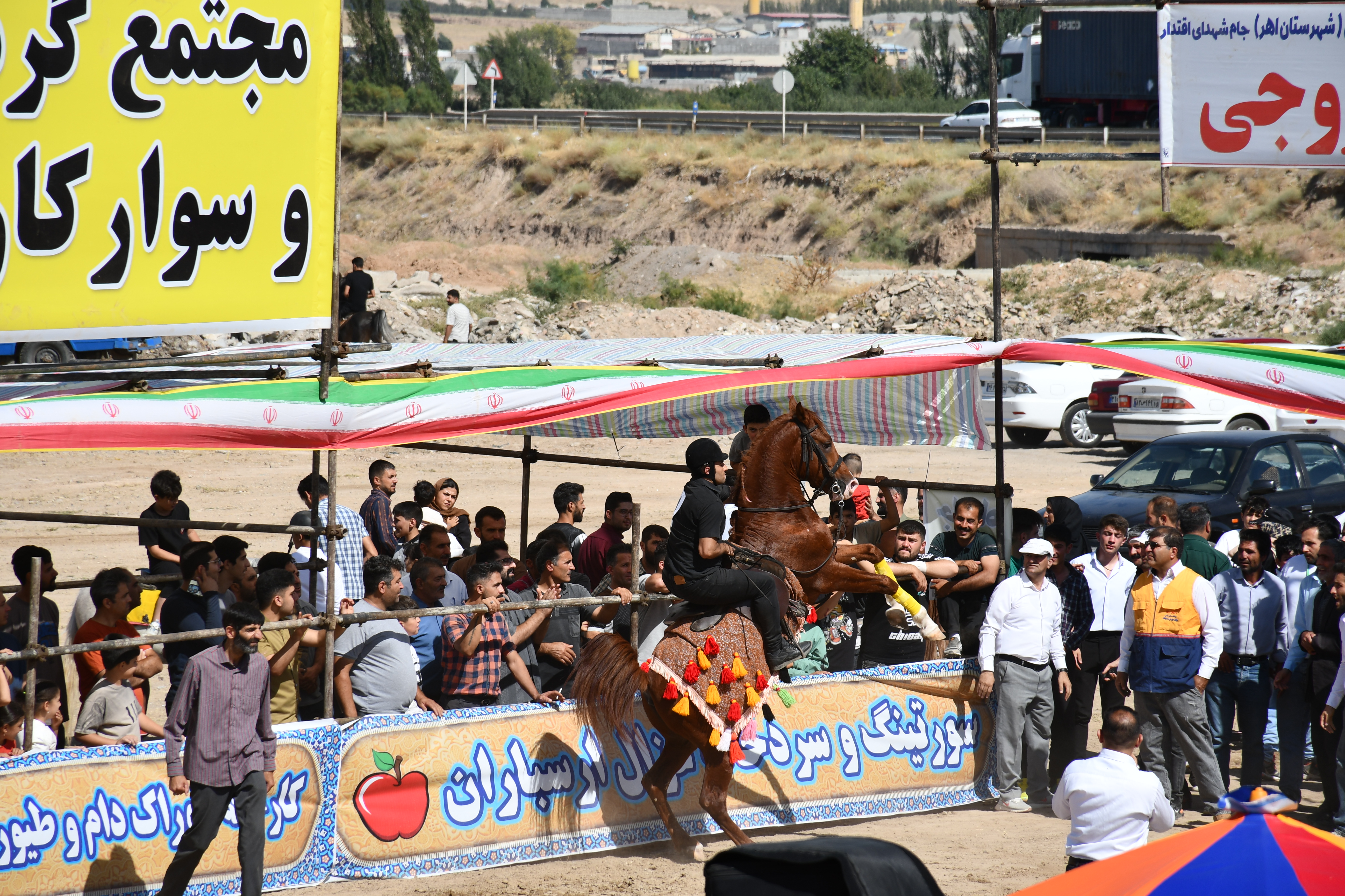 چهارمین دوره جشنواره شوسواره کشوری ارسباران در اهر برگزار شد