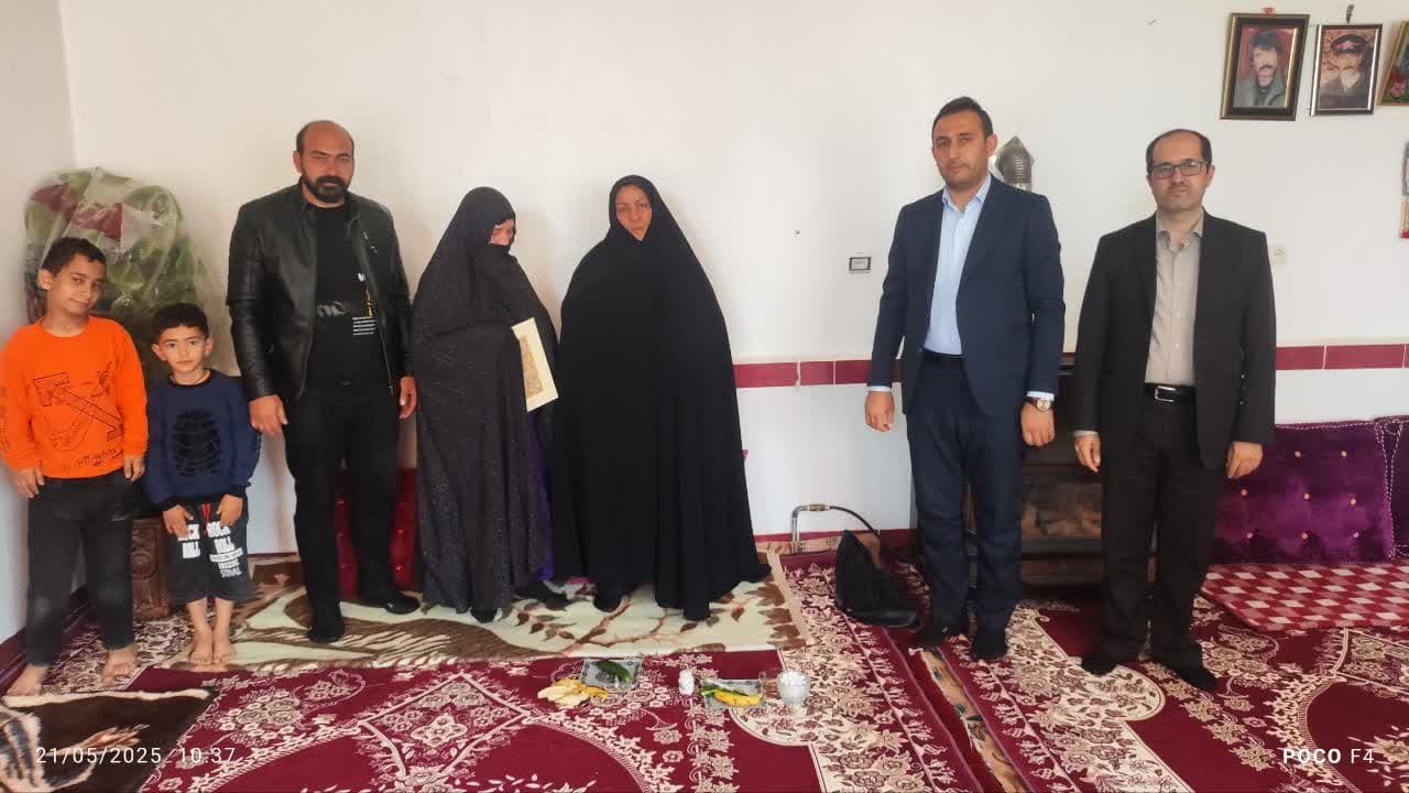 تجلیل از خانواده عشایر ایثارگر مرحوم هزار صفی در شهرستان بناب