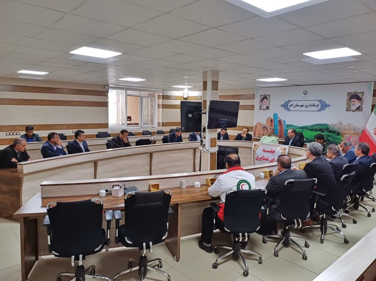 تأکید بر خدمات‌رسانی ماندگار به جامعه عشایری در جلسه شورای عشایری شهرستان اهر