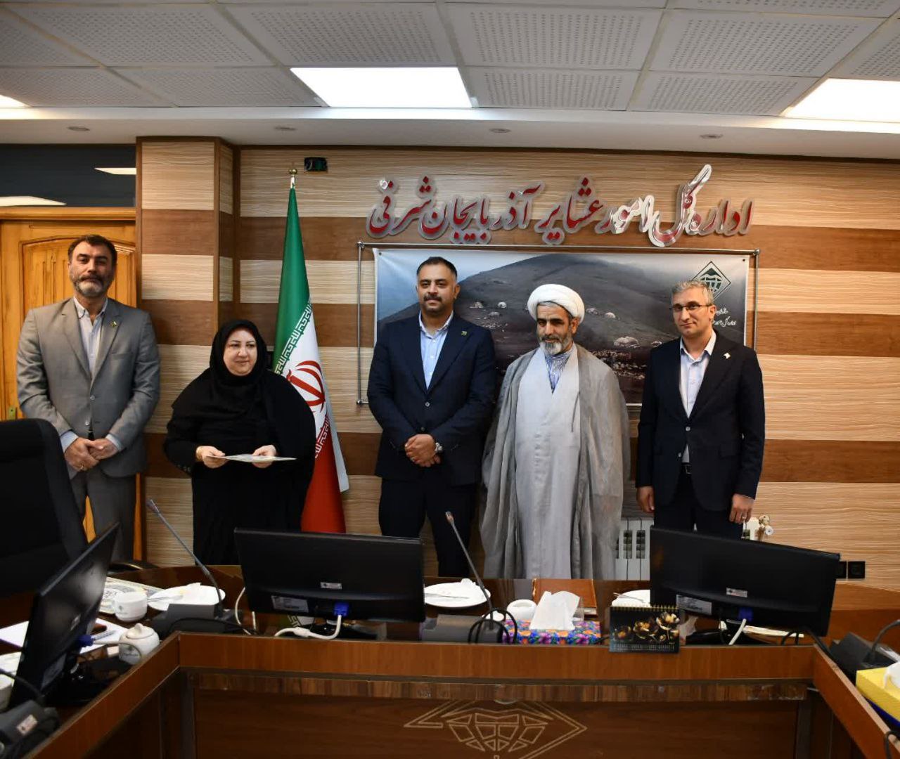 تجلیل از عوامل اجرایی گردهمایی مدیران ستادی و استانی امور عشایر کشور در تبریز