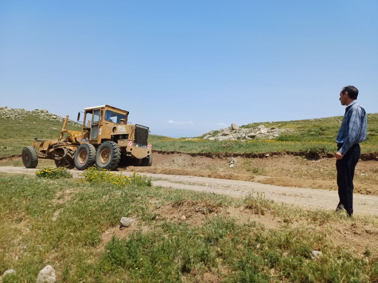 بازدید مستمر کارشناسان امور عشایر از روند مرمت راه‌های عشایری شهرستان اهر