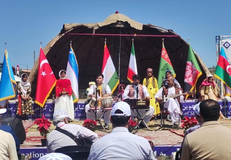 نخستین جشنواره‌ بین المللی کوچ عشایر در جعفر آباد مغان برگزارشد.
