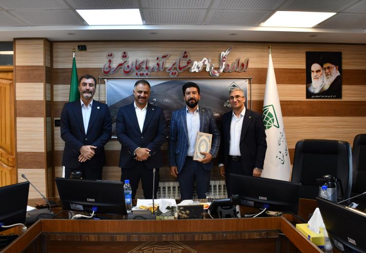 تجلیل علی سبزیچی، مدیرکل امور عشایر آذربایجان‌شرقی از خبرنگاران روابط‌عمومی به مناسبت روز خبرنگار