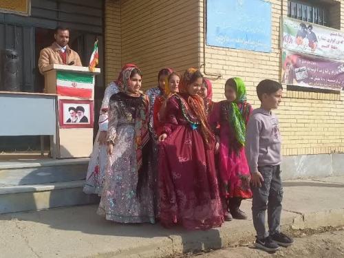 برگزاری جشن انقلاب در مدرسه عشایری دارچین
