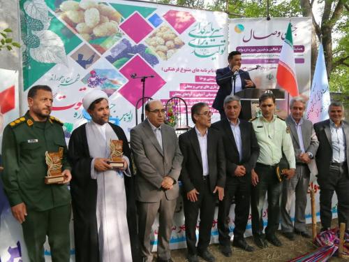 تجلی فرهنگ عشایری در نخستین جشنواره توت سفید شهرستان هوراند