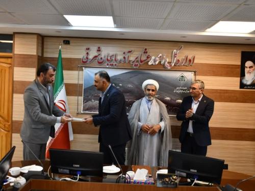 تجلیل از عوامل اجرایی گردهمایی مدیران ستادی و استانی امور عشایر کشور در تبریز